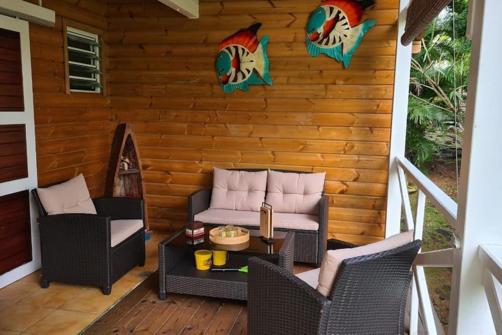 Grand Bungalow Avec Piscine Et Vue Mer Bouillante Eksteriør billede
